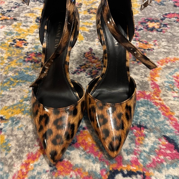 Gianni Bini Leopard Print Heels Sz 6 - Picture 1 of 4